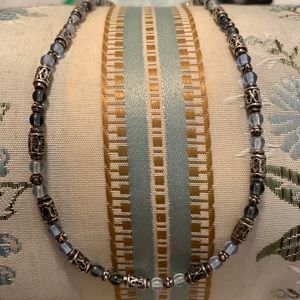 Napier Adjustable Silvertone beaded necklace blue beads 16 inches.